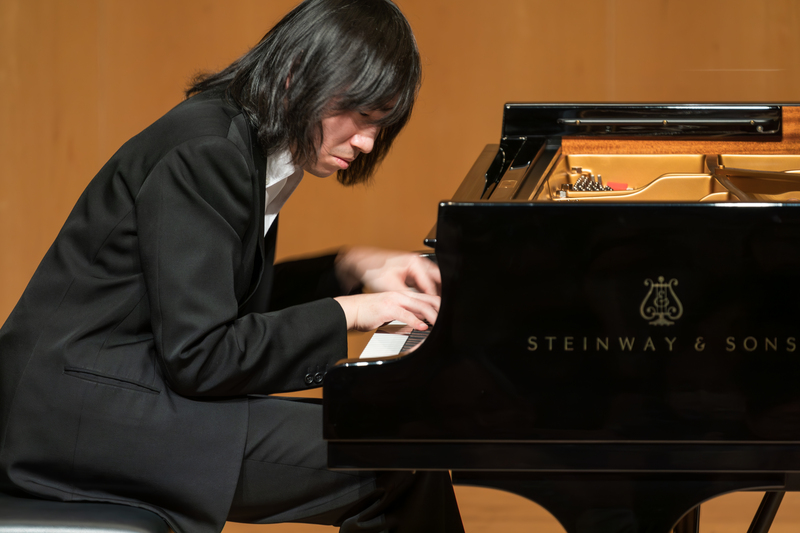 【湘南のピアニスト】 湘南国際村 北斎 DX CONFERENCE 2023ピアノ演奏「海のララバイ」 - YouTube